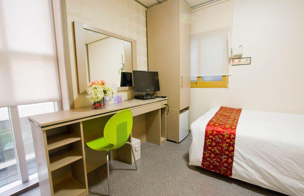 Oyo Hostel Myeongdong 2 Seul Esterno foto
